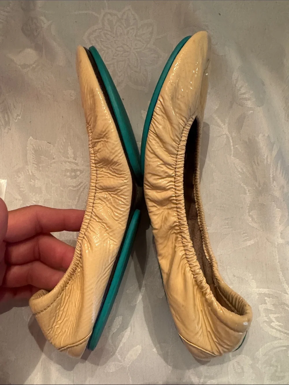 Tieks Beige patent Leather Ballet Flats - Neutral Women's Shoes size 8